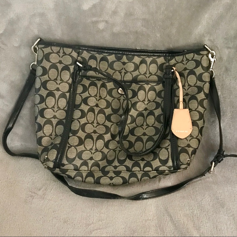 👜 Coach purse - black, silver hardware spacious!